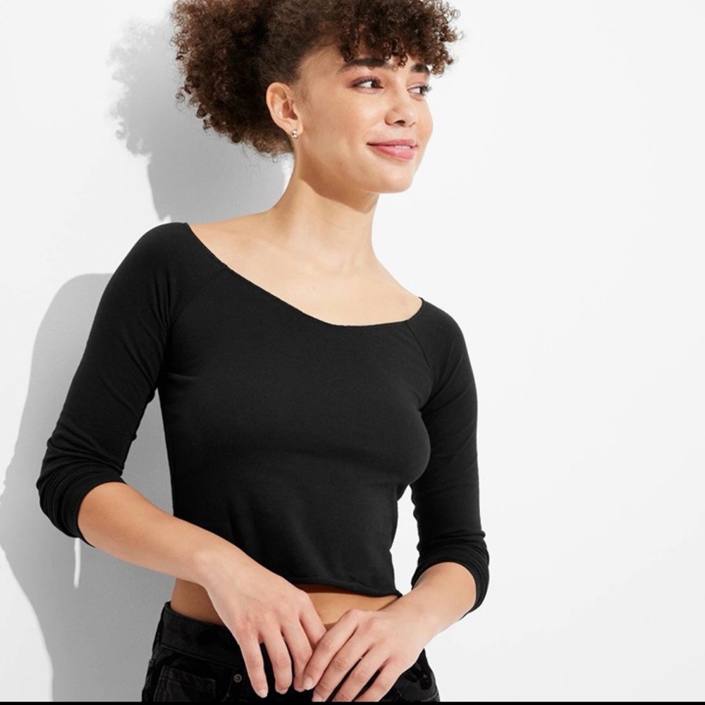 Wild Fable black long sleeve cropped tee size‎ medium